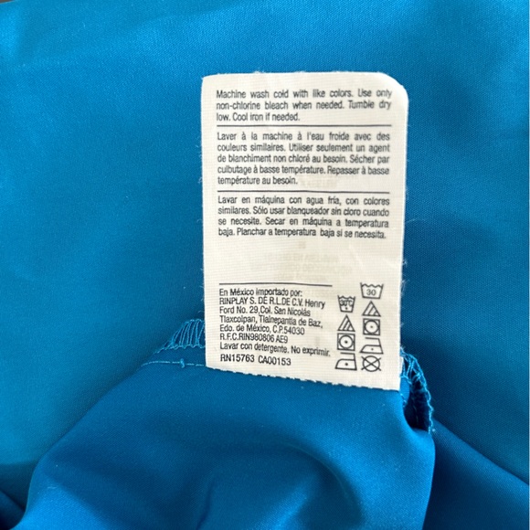 Champion Packable Jacket Script
Logo Pullover size Medium NWOT (unisex)
Blue - Picture 9 of 9